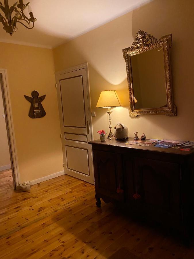 Chez Hélène, appartement charmant pour 4 personnes chiens bienvenus-perros bienvenidos Bourg-Madame Exterior foto