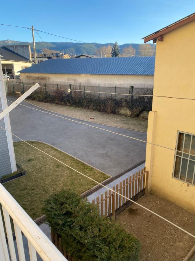 Chez Hélène, appartement charmant pour 4 personnes chiens bienvenus-perros bienvenidos Bourg-Madame Exterior foto