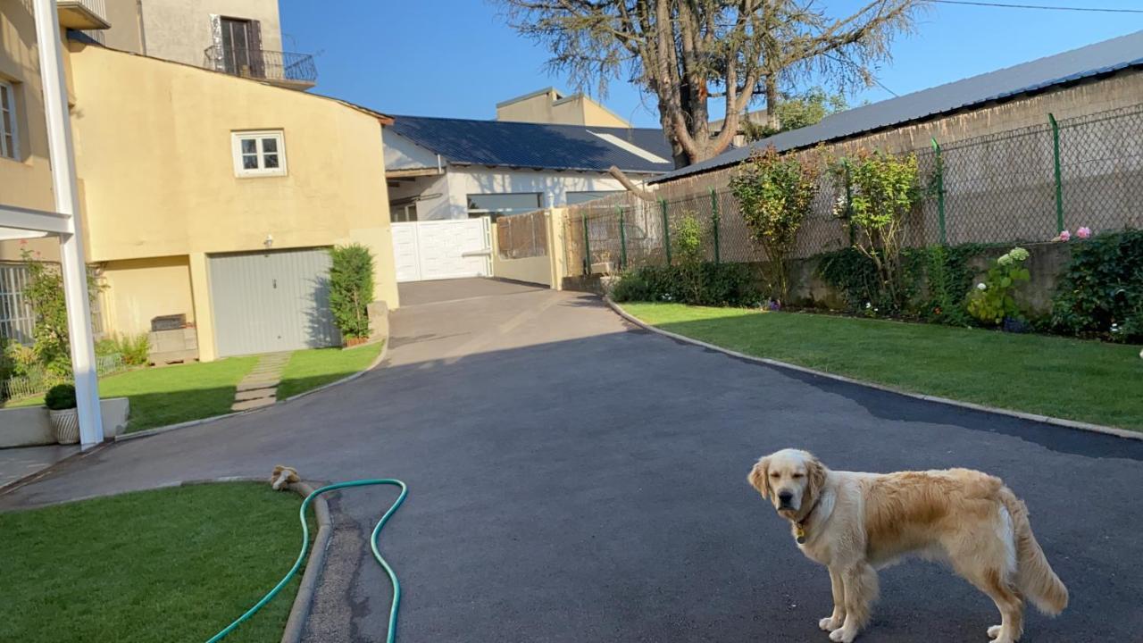 Chez Hélène, appartement charmant pour 4 personnes chiens bienvenus-perros bienvenidos Bourg-Madame Exterior foto